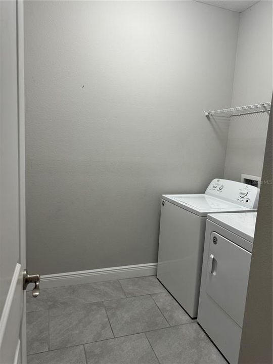 For Sale: $480,000 (4 beds, 2 baths, 2323 Square Feet)