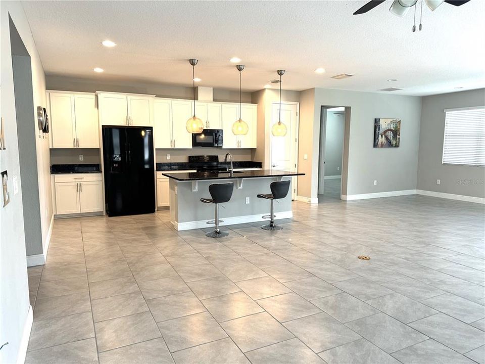 For Sale: $480,000 (4 beds, 2 baths, 2323 Square Feet)