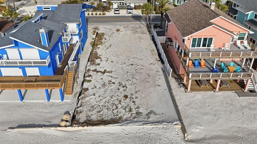 На продажу: $2,800,000 (0.18 acres)