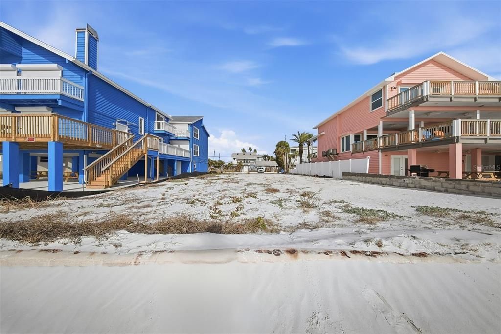 На продажу: $2,800,000 (0.18 acres)