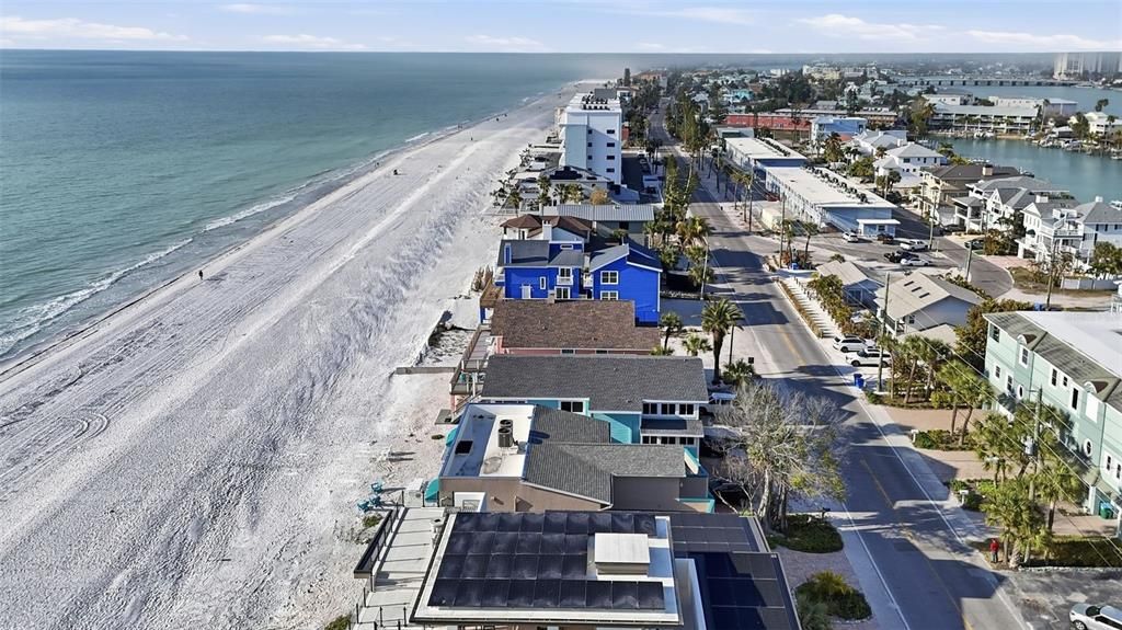 На продажу: $2,800,000 (0.18 acres)