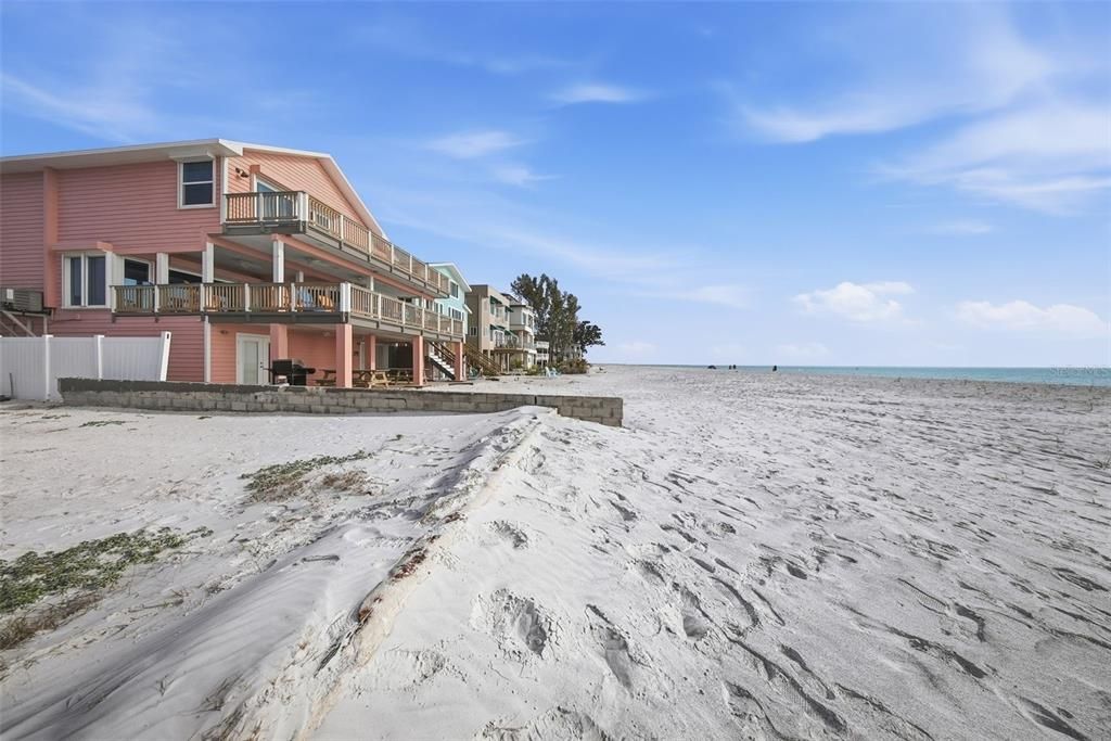 На продажу: $2,800,000 (0.18 acres)