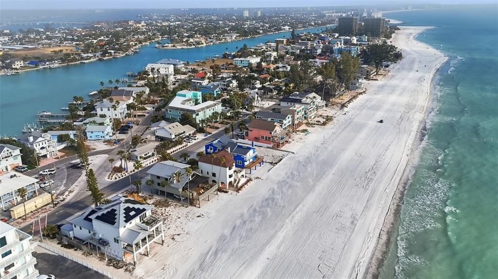 На продажу: $2,800,000 (0.18 acres)