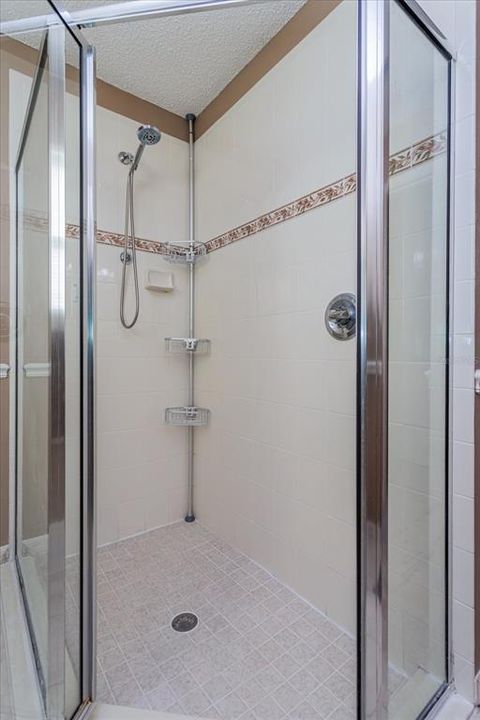 Под контрактом: $315,000 (3 спален, 2 ванн, 1490 Квадратных фут)
