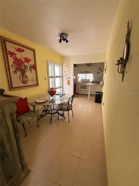 En Venta: $425,000 (6 camas, 4 baños, 2287 Pies cuadrados)