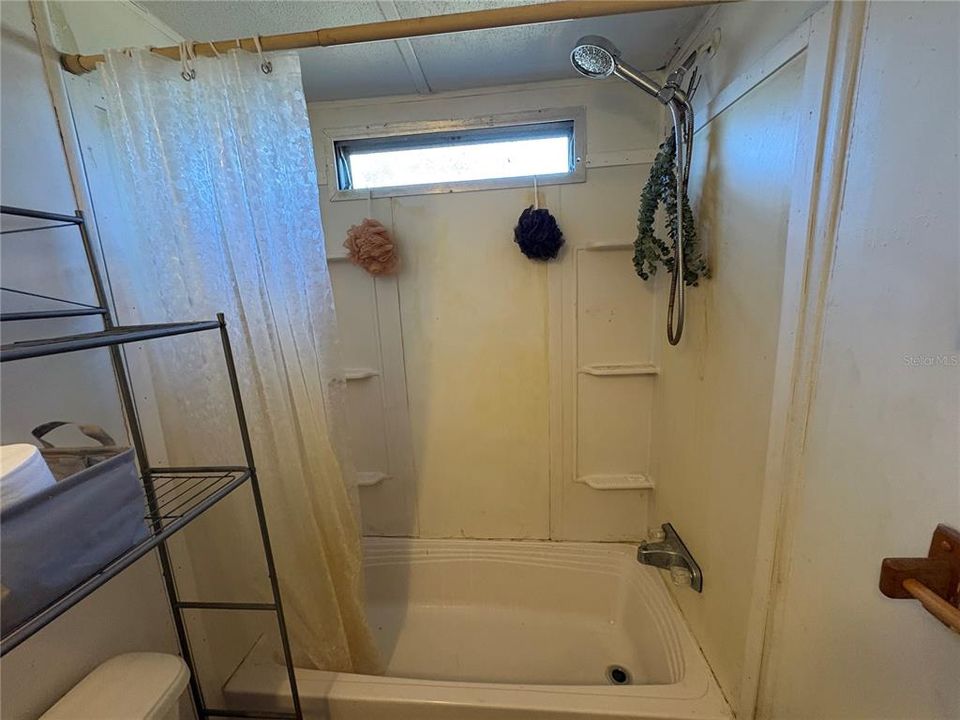 На продажу: $149,999 (3 спален, 2 ванн, 1056 Квадратных фут)