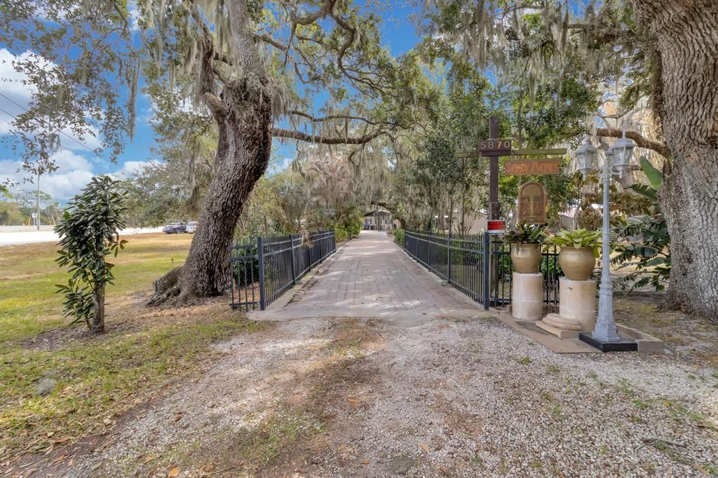For Sale: $859,900 (3 beds, 3 baths, 2064 Square Feet)
