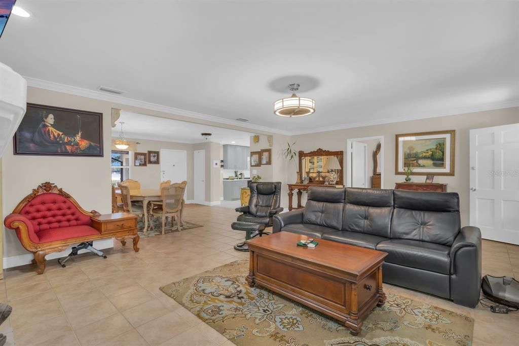 For Sale: $859,900 (3 beds, 3 baths, 2064 Square Feet)