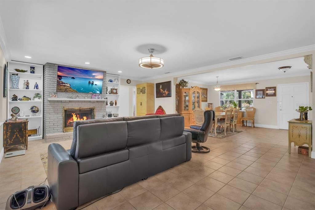 For Sale: $859,900 (3 beds, 3 baths, 2064 Square Feet)