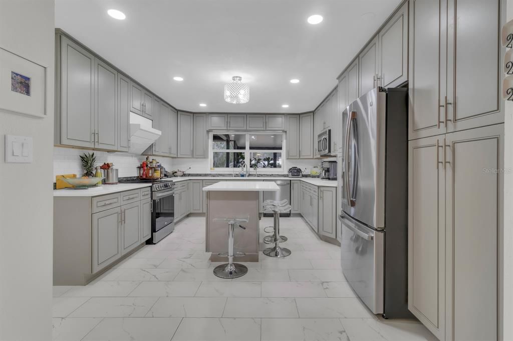 For Sale: $859,900 (3 beds, 3 baths, 2064 Square Feet)