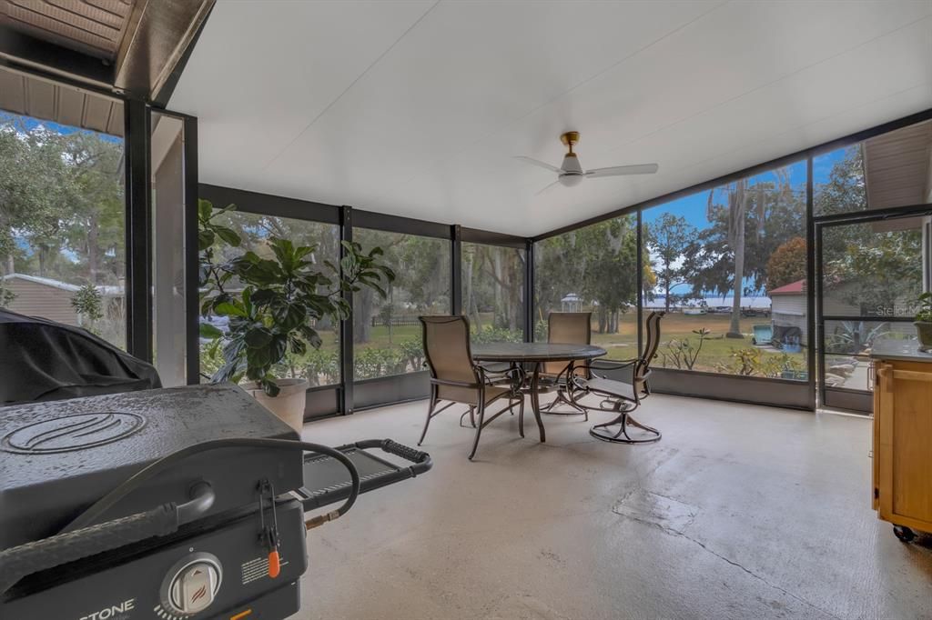 For Sale: $859,900 (3 beds, 3 baths, 2064 Square Feet)