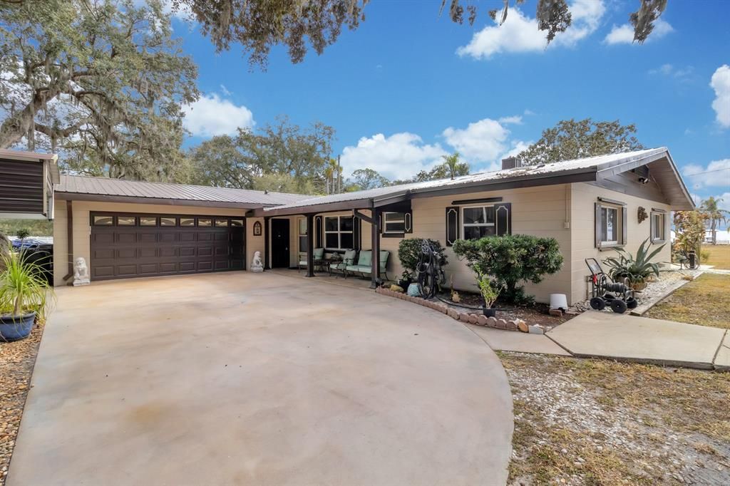 For Sale: $859,900 (3 beds, 3 baths, 2064 Square Feet)