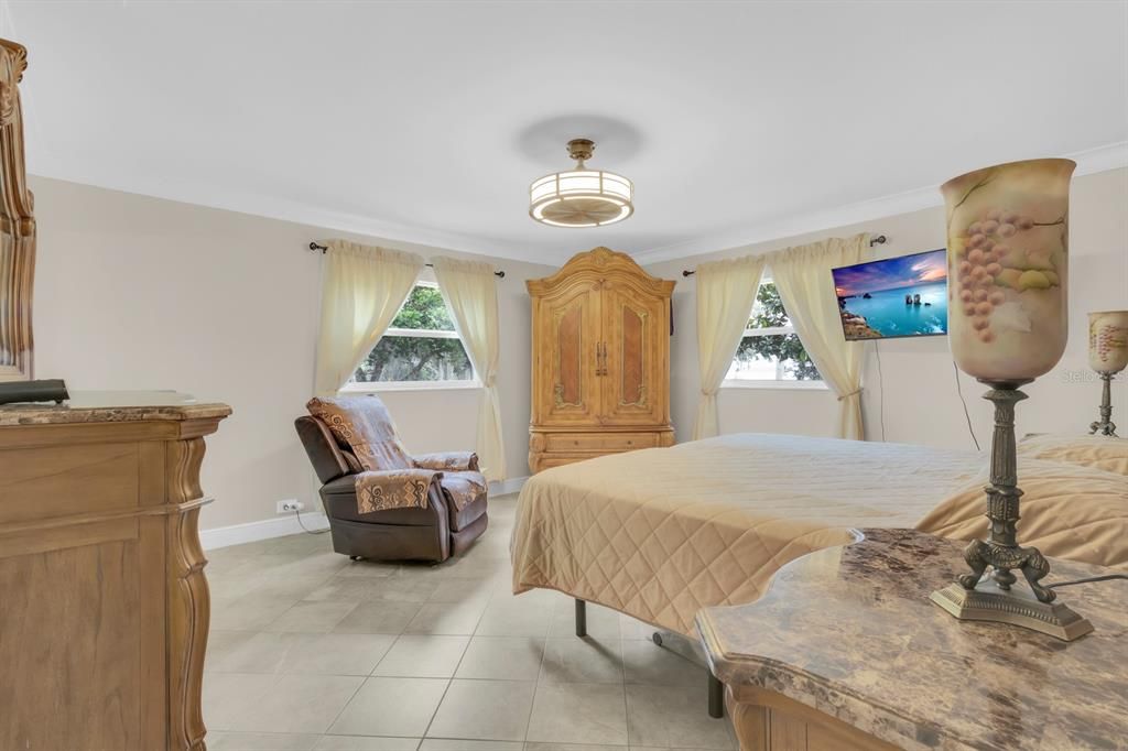 For Sale: $859,900 (3 beds, 3 baths, 2064 Square Feet)