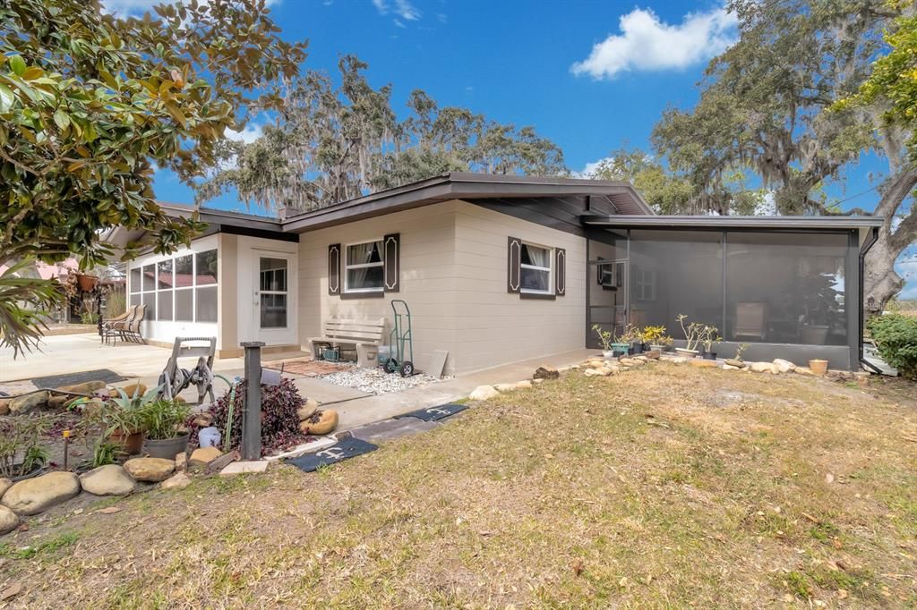 For Sale: $859,900 (3 beds, 3 baths, 2064 Square Feet)