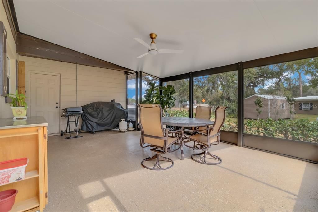 For Sale: $859,900 (3 beds, 3 baths, 2064 Square Feet)