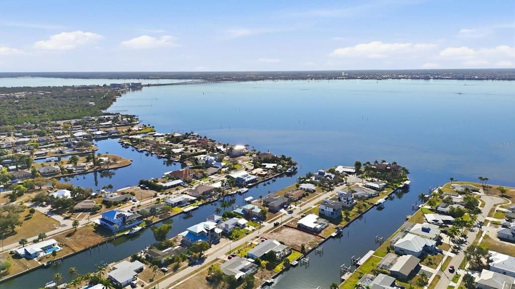 En Venta: $1,150,000 (3 camas, 2 baños, 2800 Pies cuadrados)