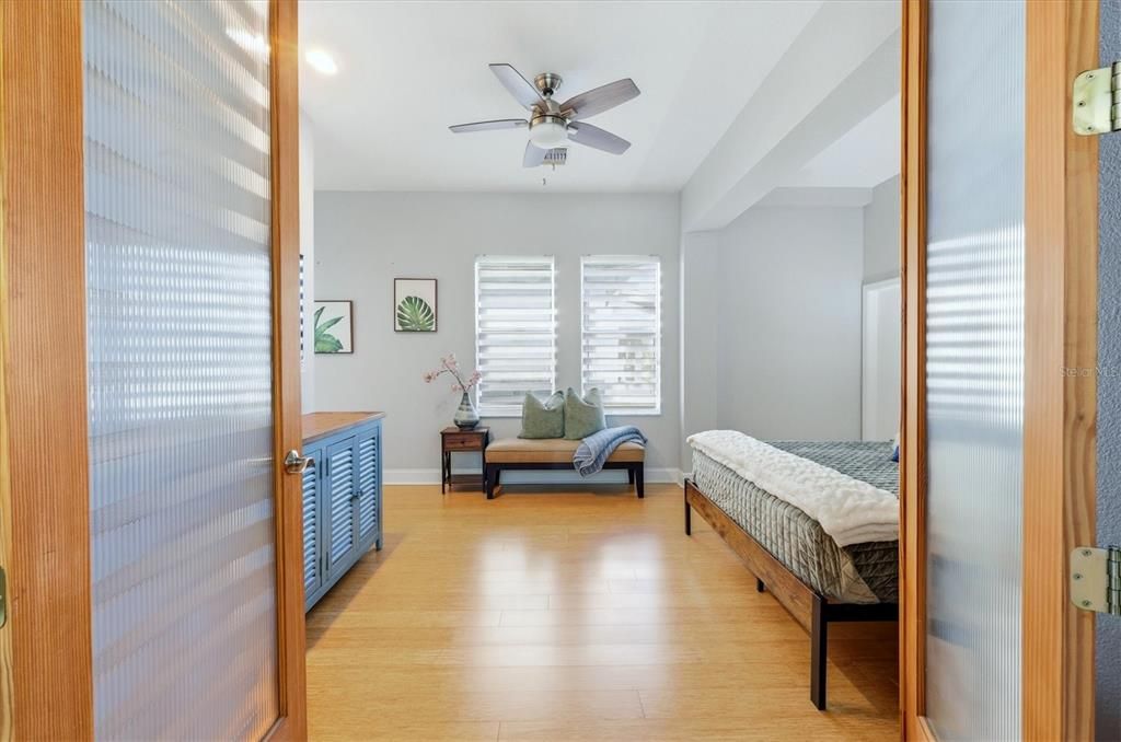 En Venta: $1,150,000 (3 camas, 2 baños, 2800 Pies cuadrados)