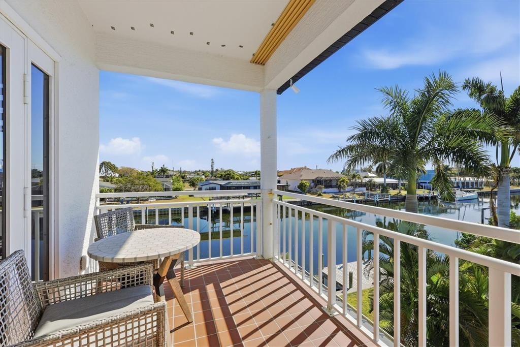 En Venta: $1,150,000 (3 camas, 2 baños, 2800 Pies cuadrados)