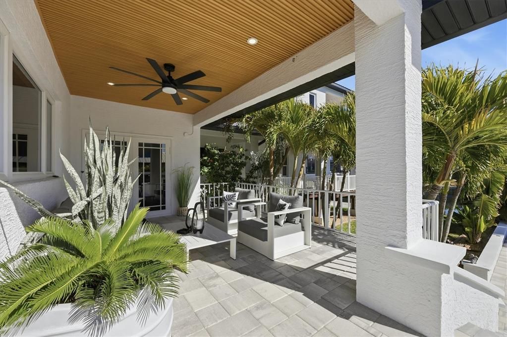 En Venta: $1,150,000 (3 camas, 2 baños, 2800 Pies cuadrados)