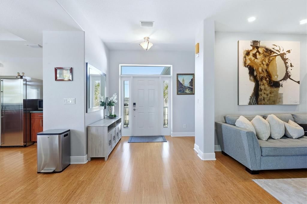 En Venta: $1,150,000 (3 camas, 2 baños, 2800 Pies cuadrados)