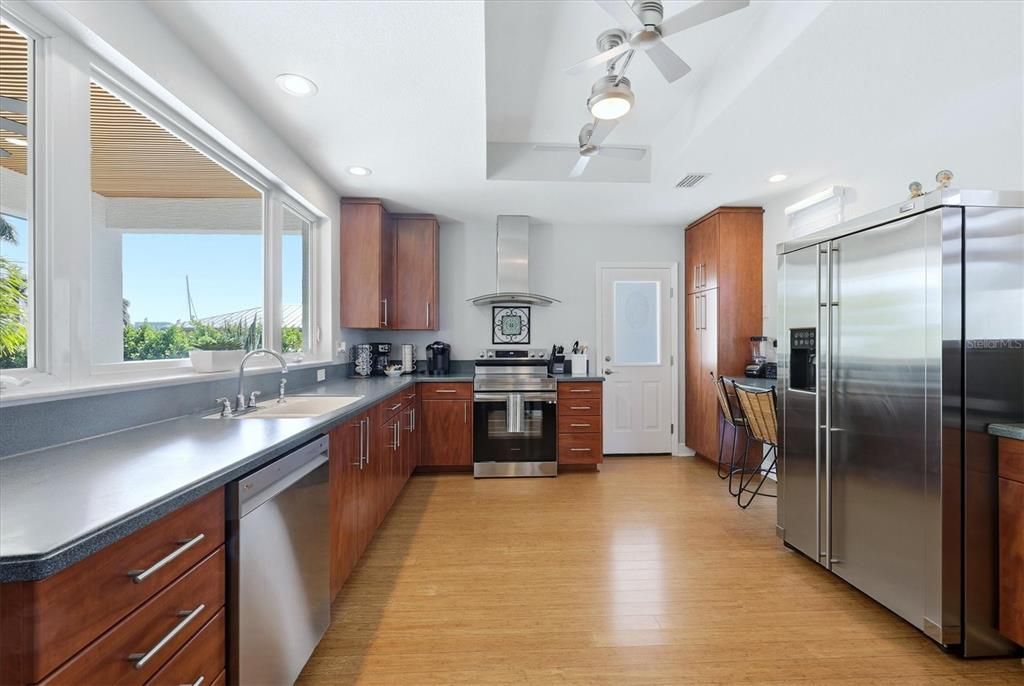 En Venta: $1,150,000 (3 camas, 2 baños, 2800 Pies cuadrados)