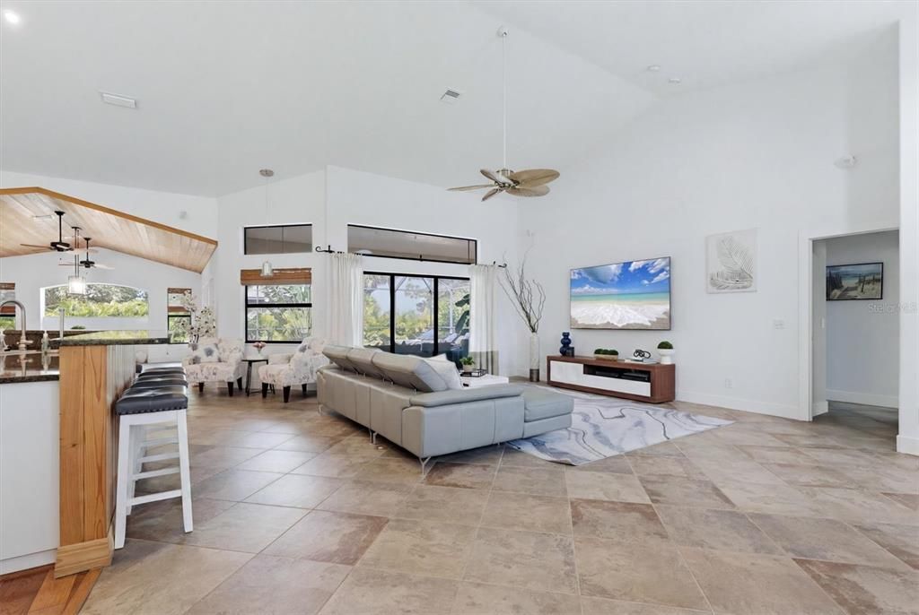 En Venta: $845,000 (3 camas, 2 baños, 2542 Pies cuadrados)