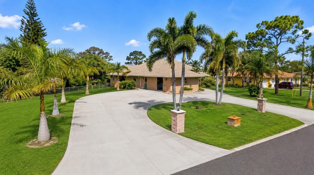 En Venta: $845,000 (3 camas, 2 baños, 2542 Pies cuadrados)
