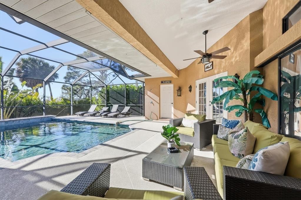 En Venta: $845,000 (3 camas, 2 baños, 2542 Pies cuadrados)