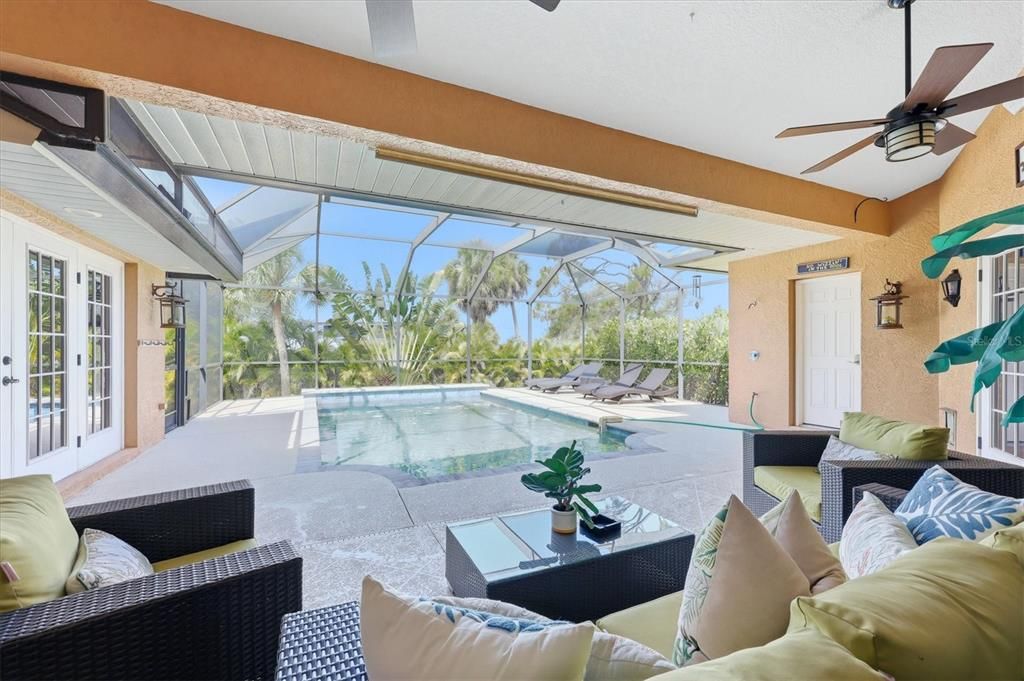 En Venta: $845,000 (3 camas, 2 baños, 2542 Pies cuadrados)