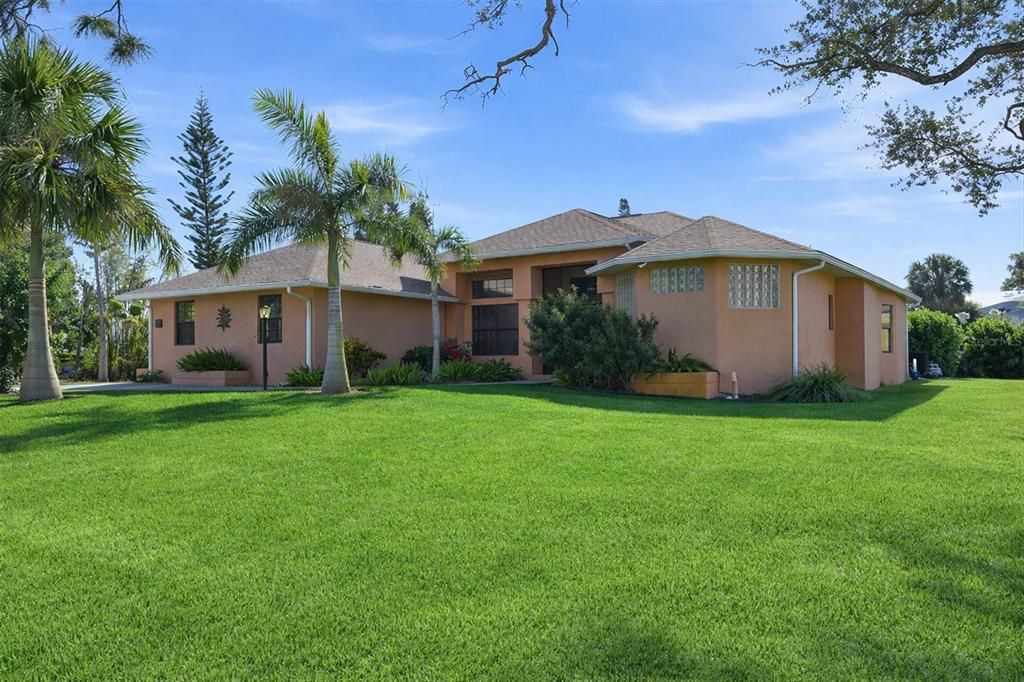 En Venta: $845,000 (3 camas, 2 baños, 2542 Pies cuadrados)