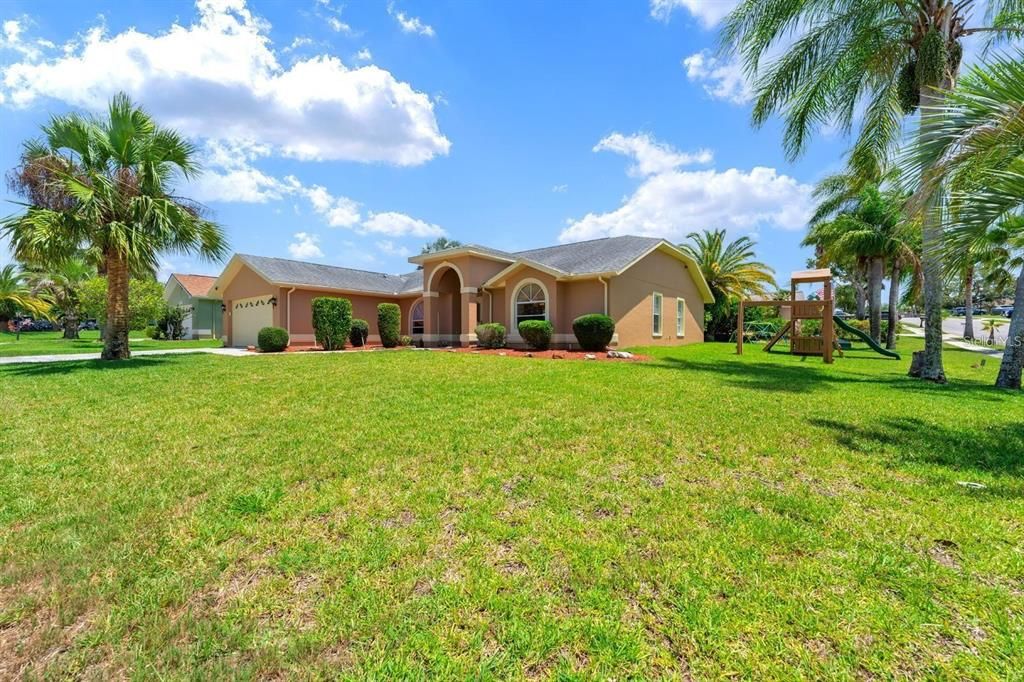 For Sale: $353,000 (4 beds, 2 baths, 1881 Square Feet)