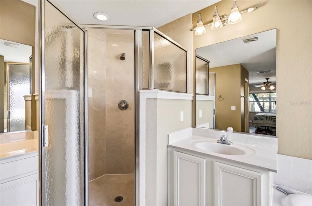 For Sale: $524,000 (4 beds, 2 baths, 1833 Square Feet)