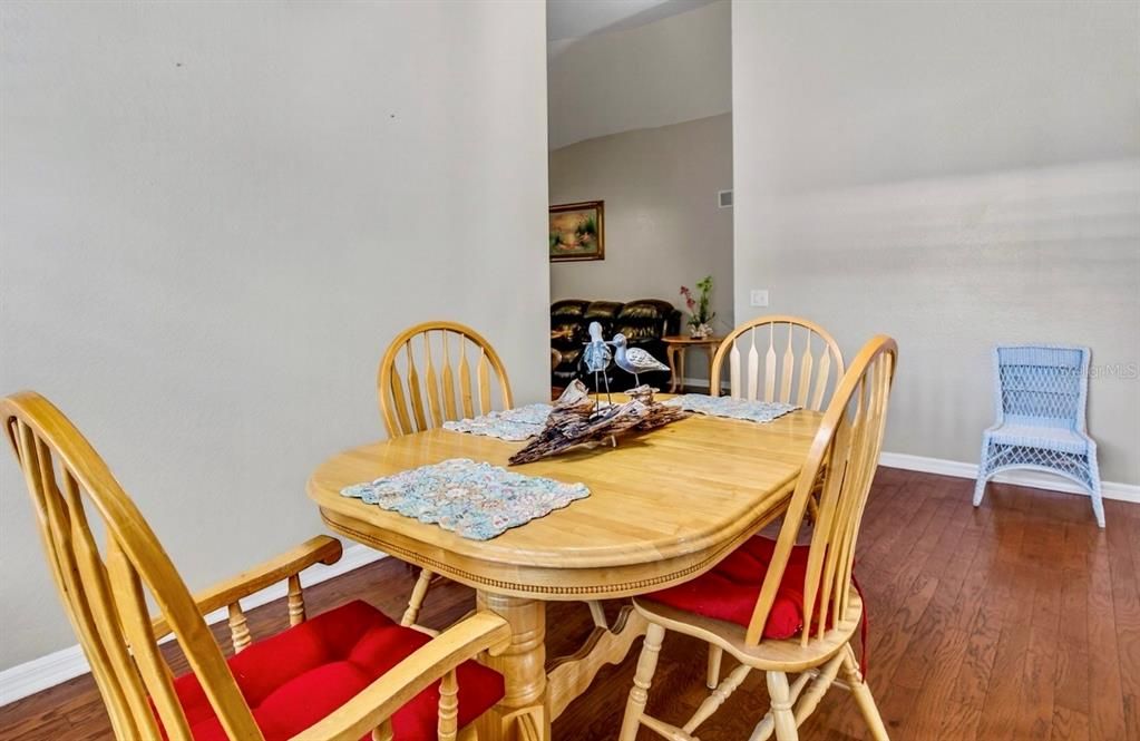 For Sale: $524,000 (4 beds, 2 baths, 1833 Square Feet)