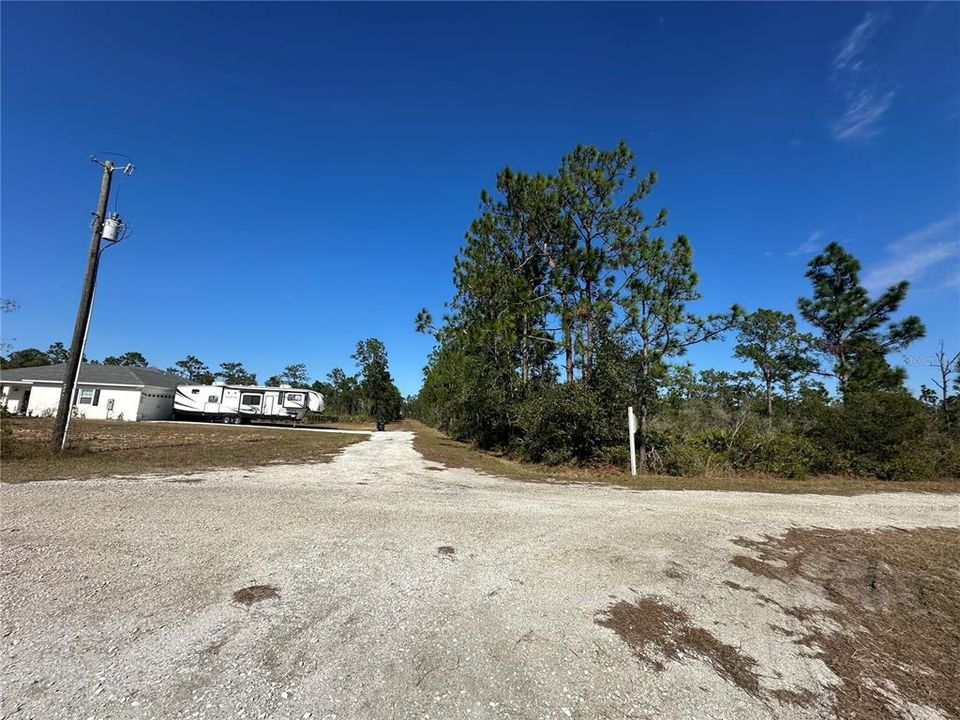 На продажу: $30,000 (1.05 acres)