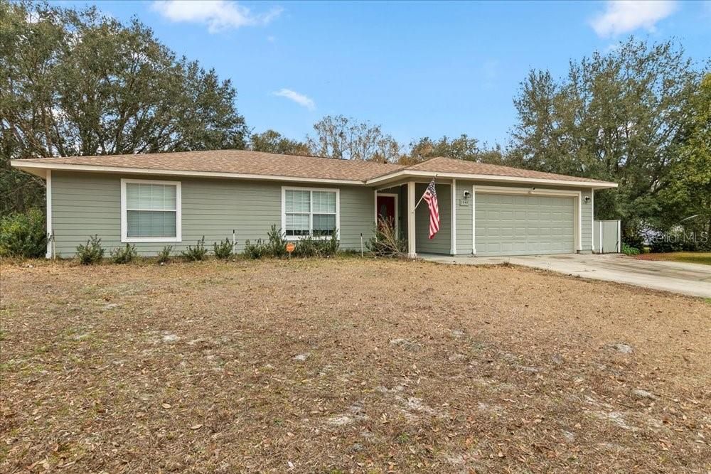 Active With Contract: $325,000 (3 beds, 2 baths, 1470 Square Feet)