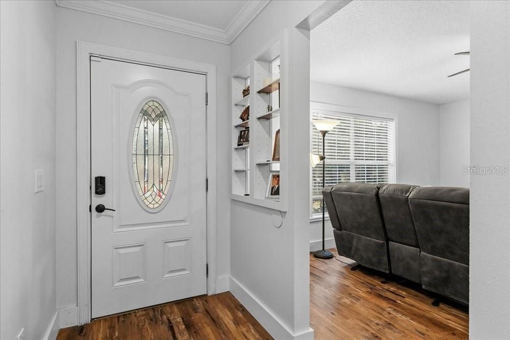 Active With Contract: $325,000 (3 beds, 2 baths, 1470 Square Feet)