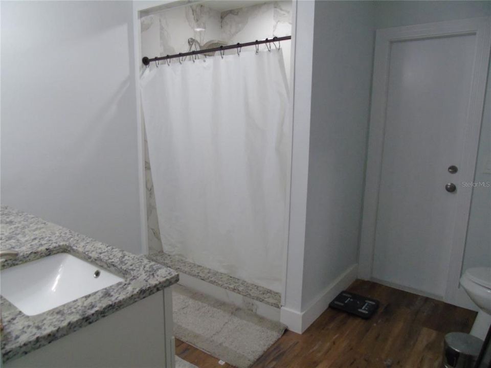 Active With Contract: $325,000 (3 beds, 2 baths, 1470 Square Feet)