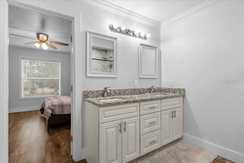 Active With Contract: $325,000 (3 beds, 2 baths, 1470 Square Feet)