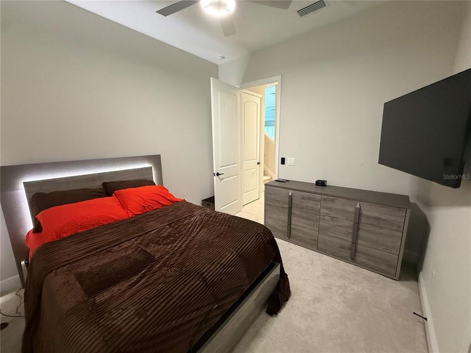 En Venta: $829,900 (5 camas, 4 baños, 3138 Pies cuadrados)