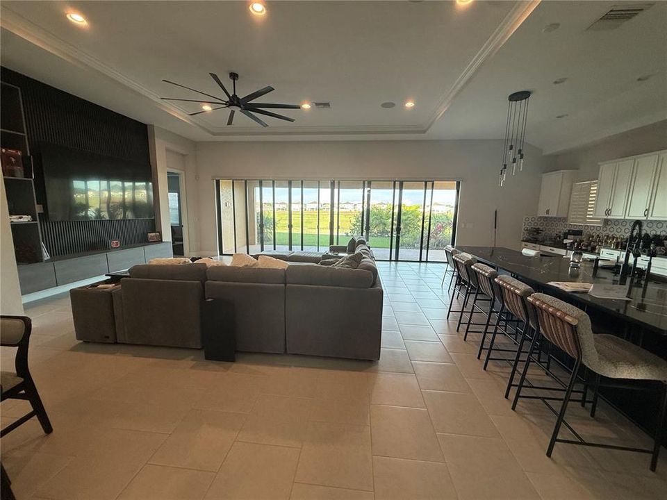 En Venta: $829,900 (5 camas, 4 baños, 3138 Pies cuadrados)