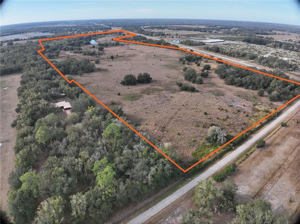 На продажу: $2,000,000 (100.41 acres)