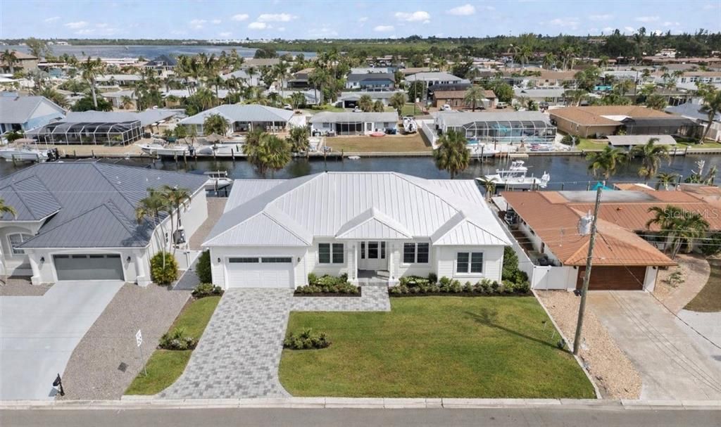 待售: $579,000 (0.21 acres)