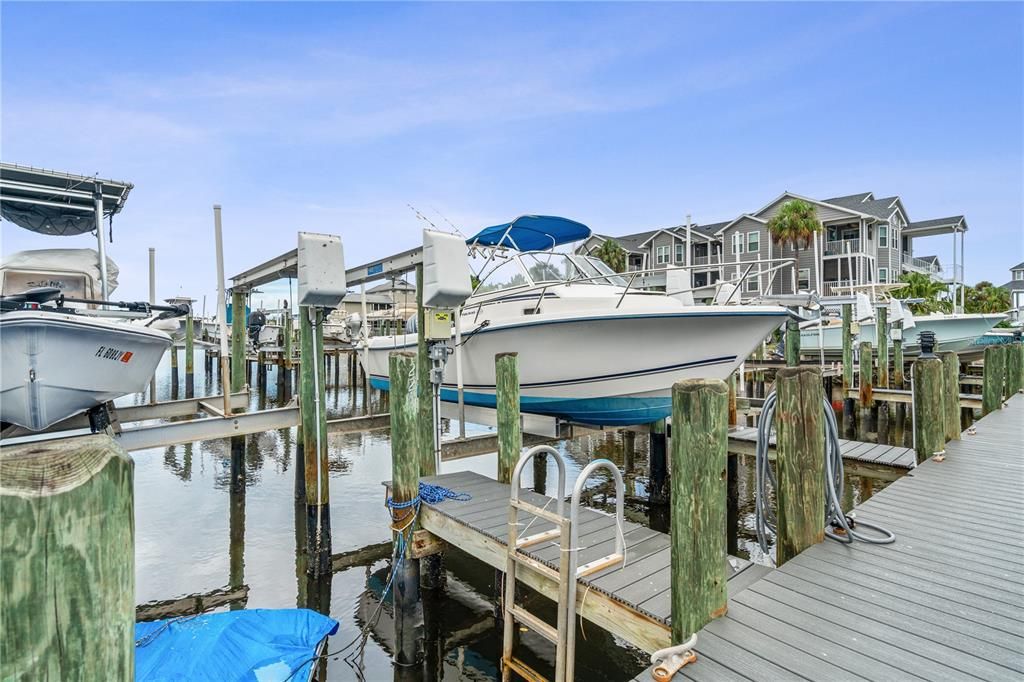 For Sale: $213,500 (1 beds, 1 baths, 680 Square Feet)