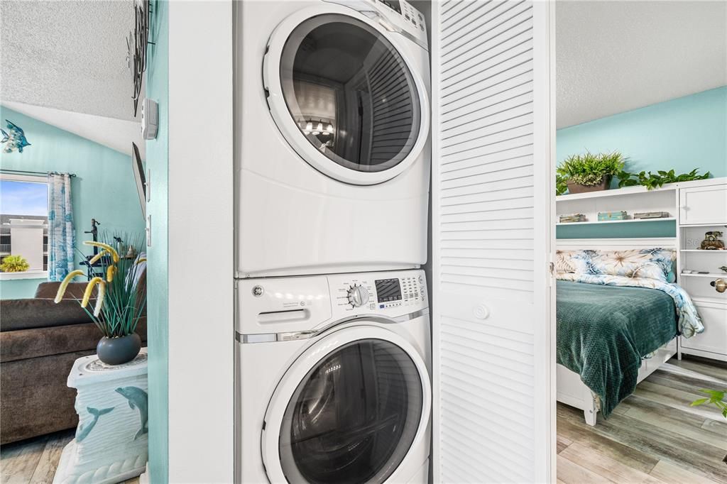 For Sale: $213,500 (1 beds, 1 baths, 680 Square Feet)