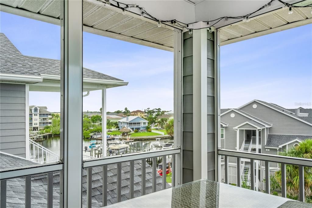 For Sale: $213,500 (1 beds, 1 baths, 680 Square Feet)