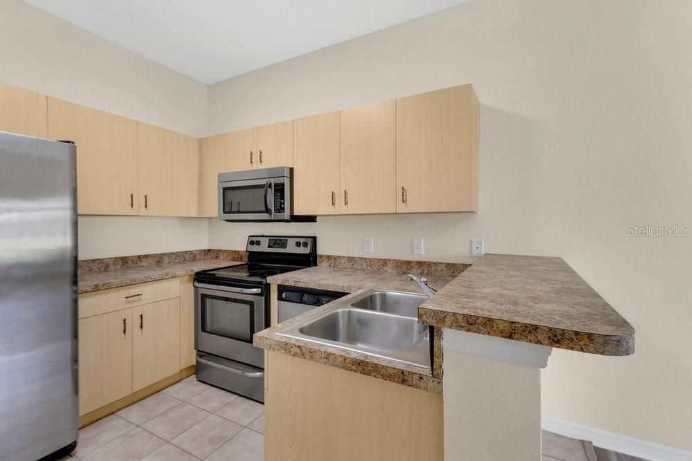 For Sale: $130,000 (2 beds, 2 baths, 812 Square Feet)