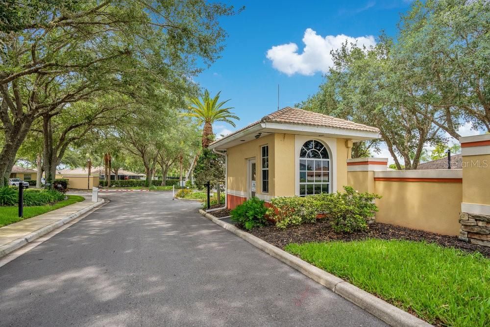 For Sale: $130,000 (2 beds, 2 baths, 812 Square Feet)