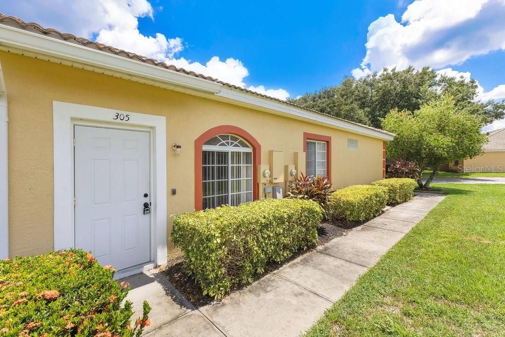 For Sale: $130,000 (2 beds, 2 baths, 812 Square Feet)