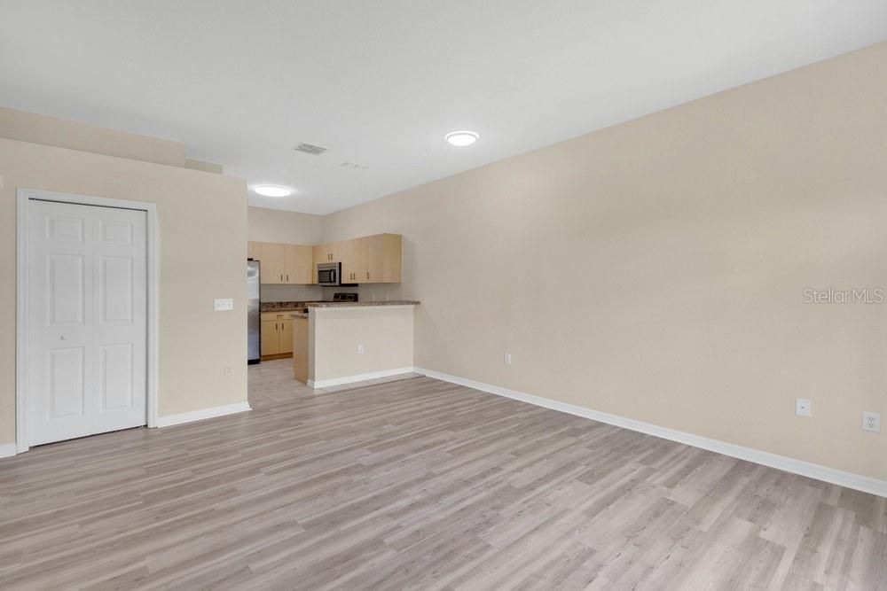 For Sale: $130,000 (2 beds, 2 baths, 812 Square Feet)