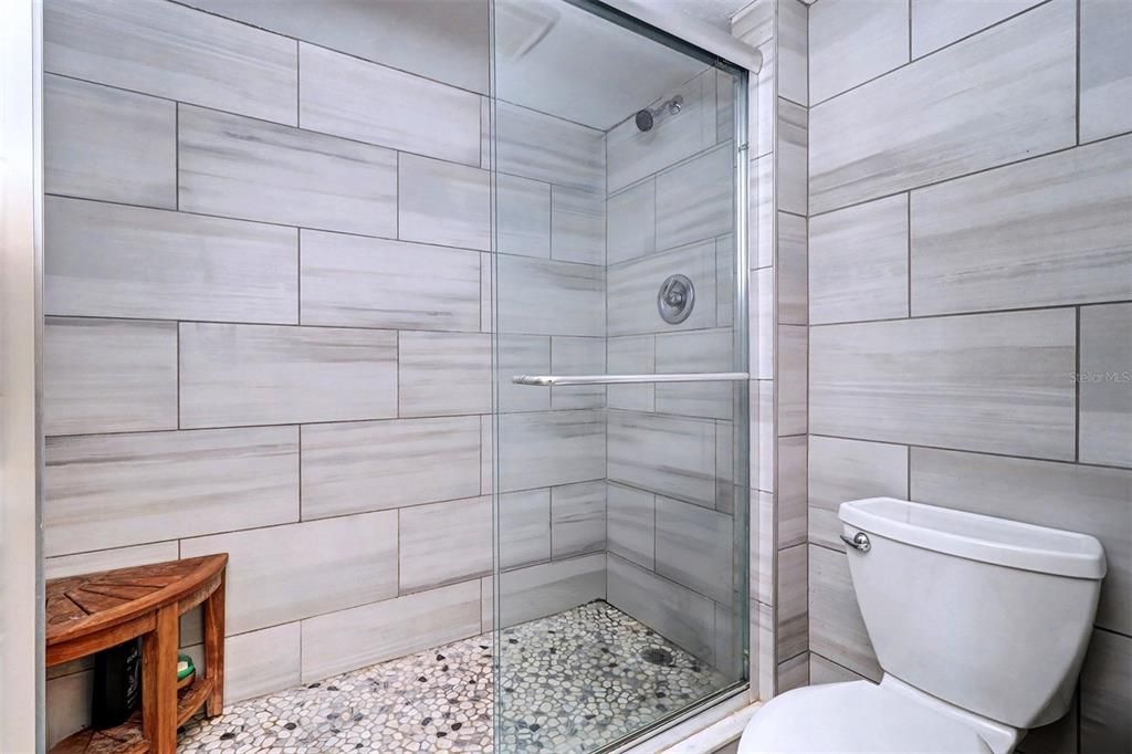 На продажу: $699,900 (2 спален, 2 ванн, 1400 Квадратных фут)